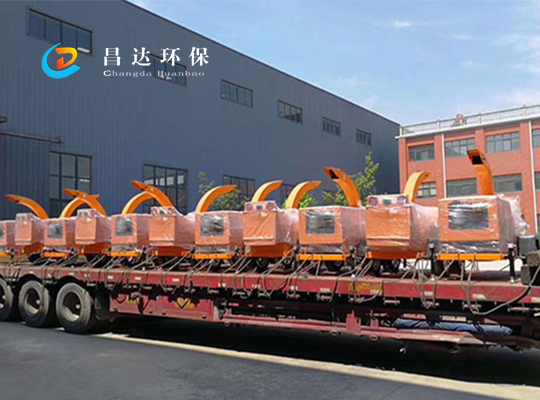 發(fā)貨樹枝粉碎機新疆扶貧.jpg