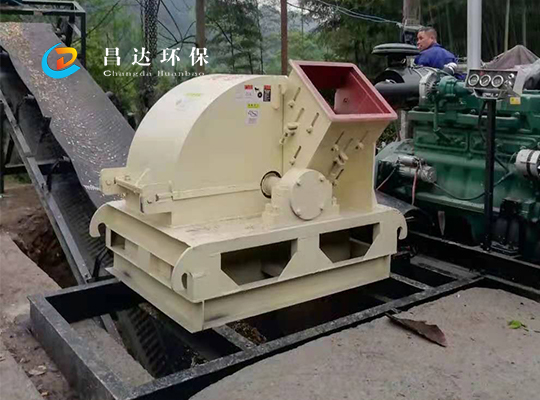 昌達**發往湖北的木屑粉碎機現場