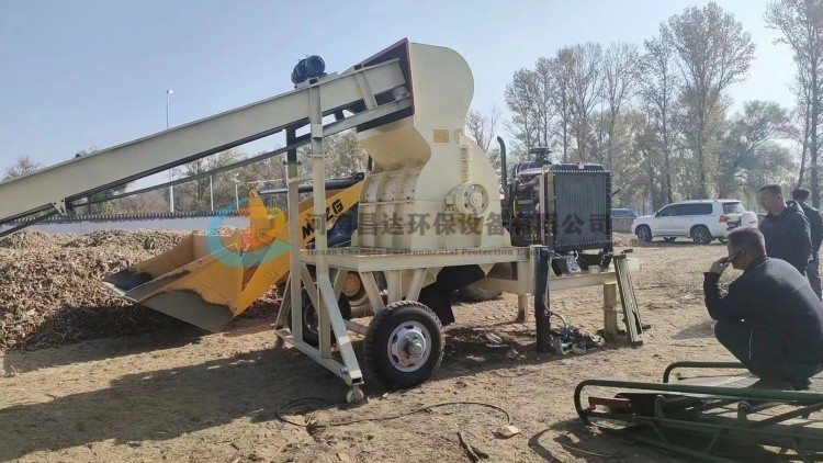 陜西大型移動玉米芯客戶現場.jpg